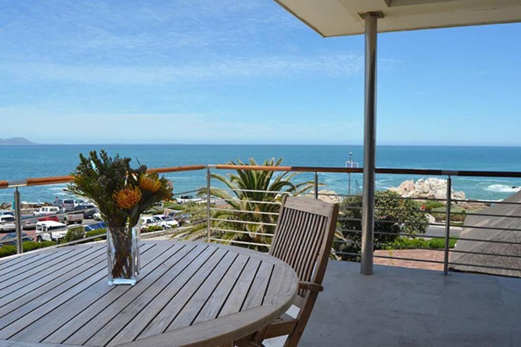 Hermanus Seaview Apartment Bagian luar foto